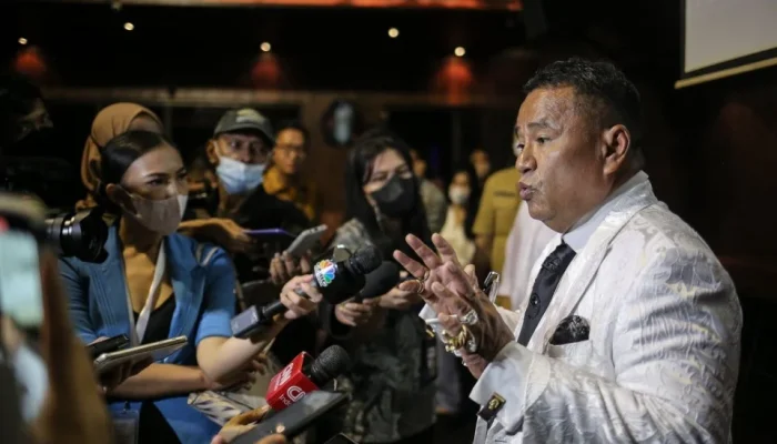 Hotman Paris Ungkap Fakta Mengharukan Donasi untuk YTR: Mayoritas Penyumbang Justru Rakyat Kecil