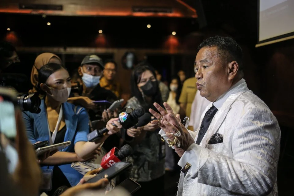 Hotman Paris Ungkap Fakta Mengharukan Donasi untuk YTR: Mayoritas Penyumbang Justru Rakyat Kecil