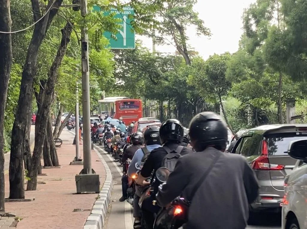 Jalan Raya Lenteng Agung Arah Depok Dibuka Penuh Setelah Perbaikan Intensif