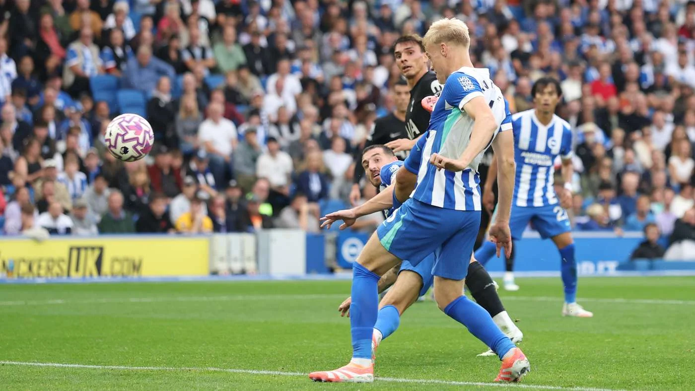 Jan Paul van Hecke dan Tottenham Hotspur: Membangun Masa Depan Bersama