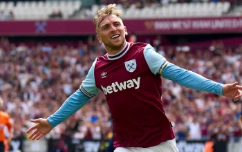 Jarrod Bowen: Dari Relegasi West Ham hingga Peluang di Everton dan Manchester United