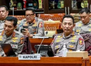 Kapolri Jelaskan Kenaikan Usia Pensiun Polri dan Peran dalam Masyarakat