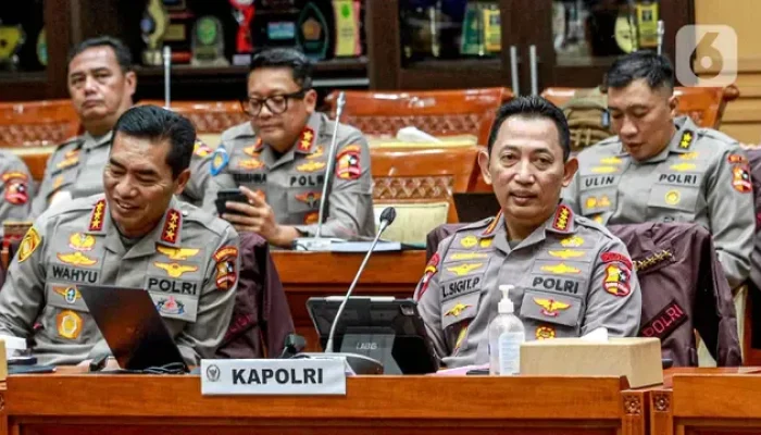 Kapolri Jelaskan Kenaikan Usia Pensiun Polri dan Peran dalam Masyarakat