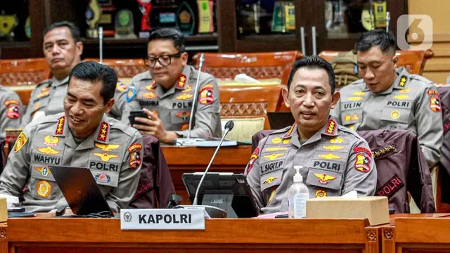 Kapolri Jelaskan Kenaikan Usia Pensiun Polri dan Peran dalam Masyarakat