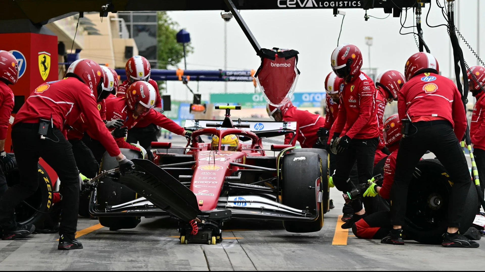 Lewis Hamilton Raih Kemenangan Pertama di Ferrari, Toto Wolff Puji Mantan Pembalapnya