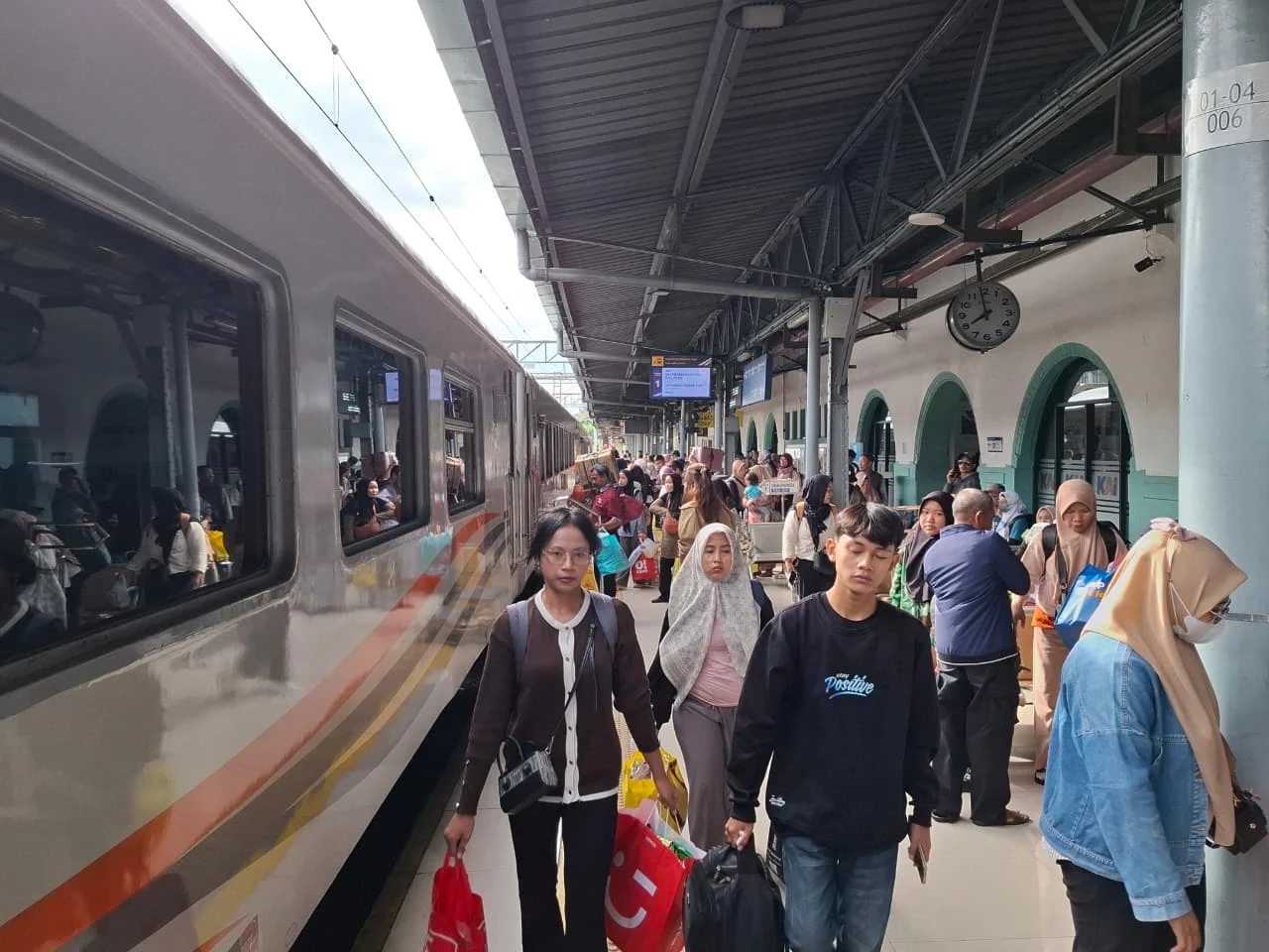 Libur Idul Adha: KAI Angkut 1,4 Juta Penumpang dan Lebaran Anak Yatim 2026