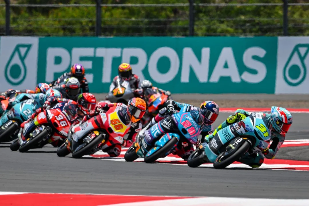 Live Moto3 Hungaria 2026: Kecelakaan dan Persaingan Sengit