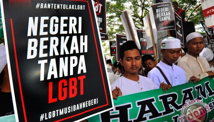 Masyarakat LGBT+: Dari Penerimaan hingga Penolakan