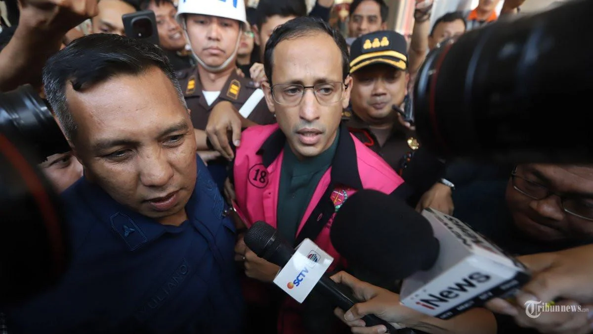 Mati Lampu Menghentikan Sementara Sidang Pleidoi Nadiem Makarim