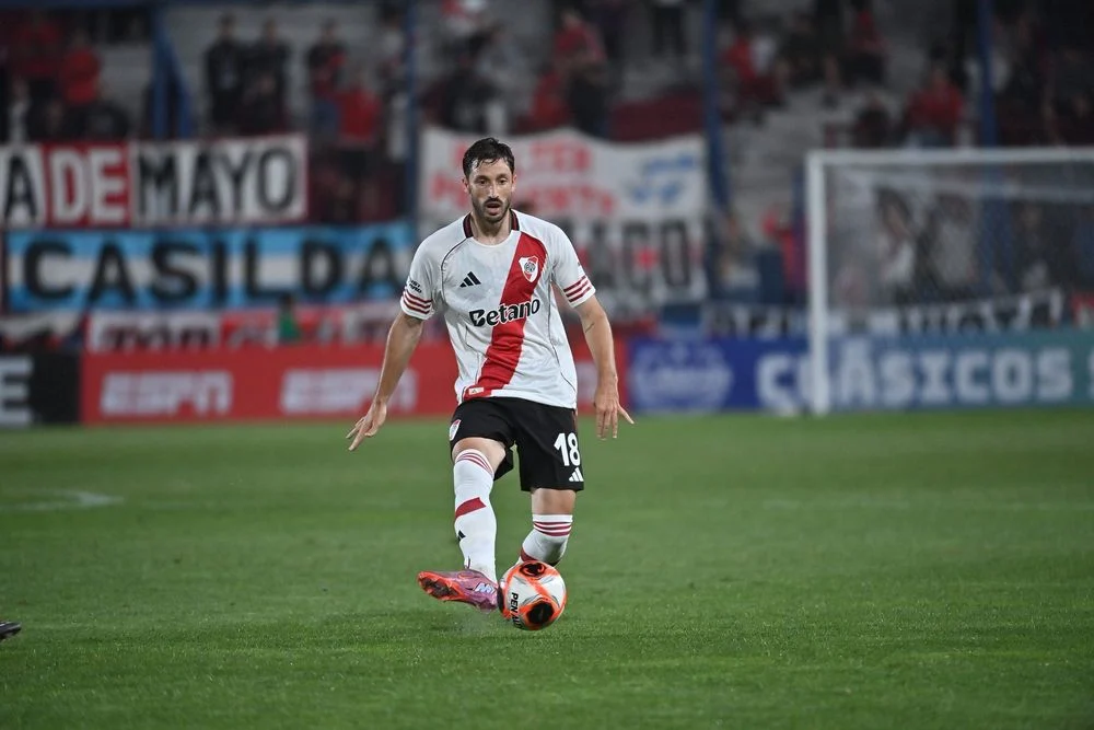 Matías Viña dan River Plate: Dilema Kontrak dan Masa Depan