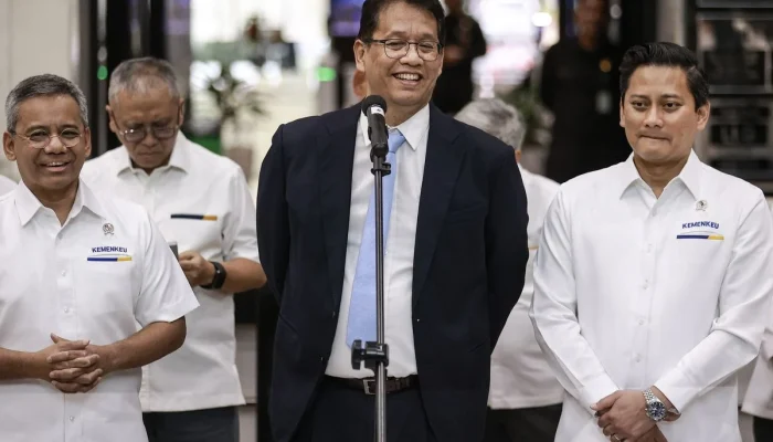 Menteri Keuangan dan Kesehatan: Antara Isu Pergantian dan Kebijakan Fiskal