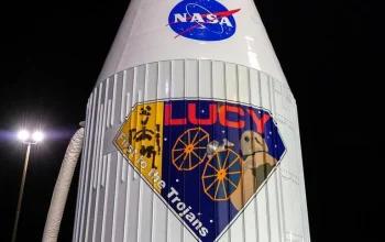 Misi NASA Lucy Mengungkap Sejarah Asteroid yang Tersembunyi