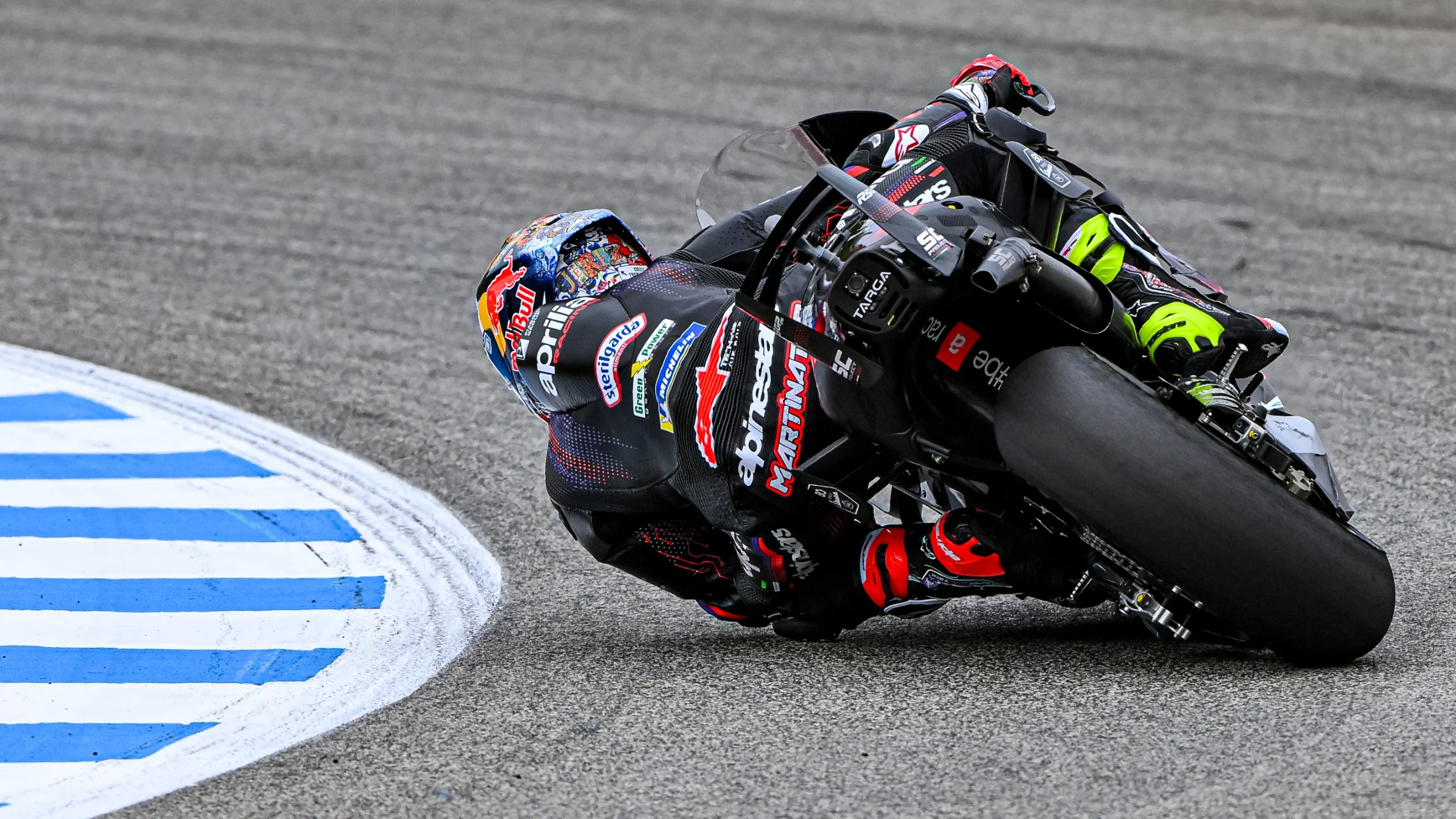 MotoGP Ceko 2026: Banjir Penalti dan Kontroversi, Bezzecchi Dihukum Berat