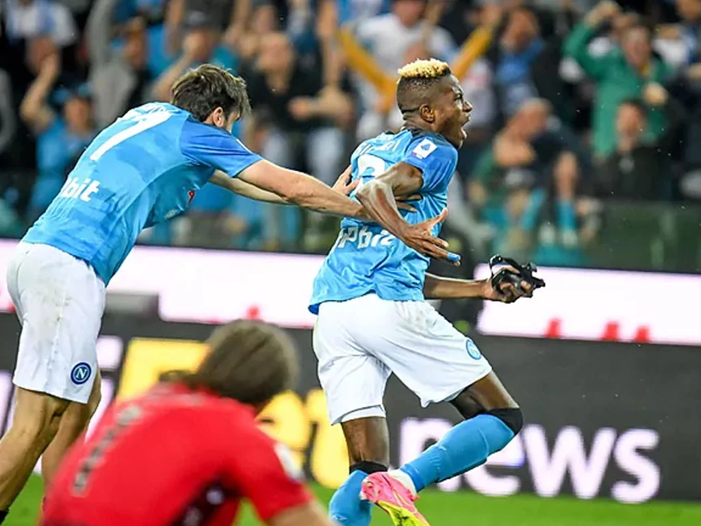 Napoli Incar Penjaga Gawang Baru dan Persaingan Sengit di Serie A