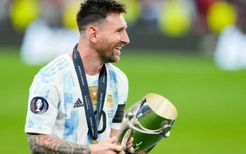 Pemain Bintang Sepak Bola Dunia: Siapa yang Akan Membawa Trofi Piala Dunia?
