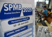 Pendidikan di Jawa Barat: Perbaikan Sekolah dan Penerimaan Murid Baru