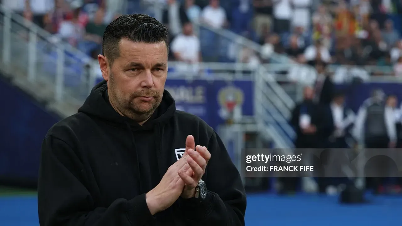 Pierre Sage, Calon Pelatih Baru Crystal Palace?
