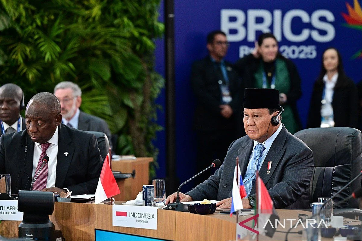 Presiden Prabowo dan Kepemimpinan Nasional: Antara Kritik dan Dukungan
