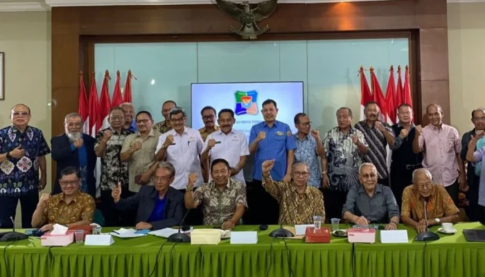 Purnawirawan TNI-Polri Diminta Jaga Persatuan NKRI, Sementara Roy Suryo Hadiri Reuni Kabinet Indonesia Bersatu