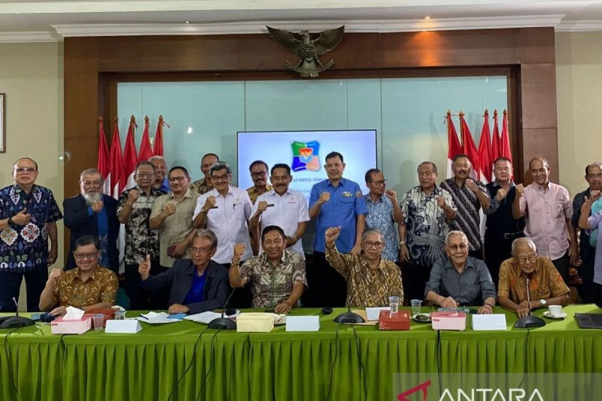Purnawirawan TNI-Polri Diminta Jaga Persatuan NKRI, Sementara Roy Suryo Hadiri Reuni Kabinet Indonesia Bersatu
