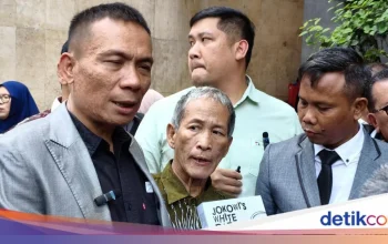 Rismon Sianipar Temui Jokowi, Bawa Buku 'Otentikasi Ijazah Joko Widodo' yang Bakal Dicetak & Disebar