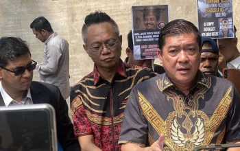 Roy Suryo Cs Didesak Peradi Bersatu untuk Ditahan, Sanksi AS terhadap Kuba, dan Car Free Day Jakarta