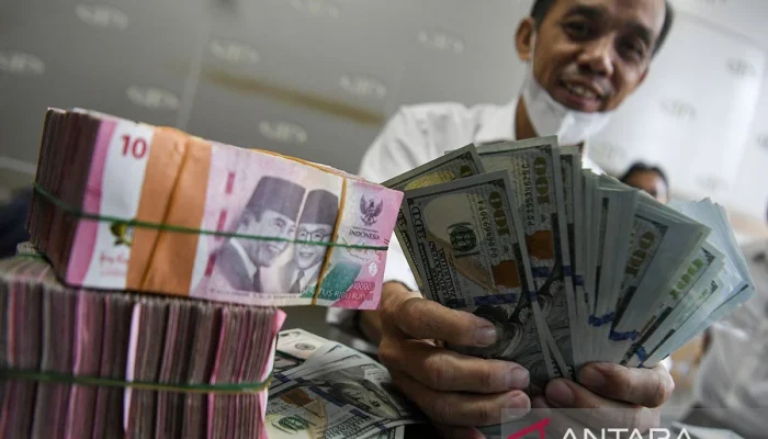 Suku Bunga Acuan Naik, Rupiah Menguat dan Modal Asing Mulai Masuk