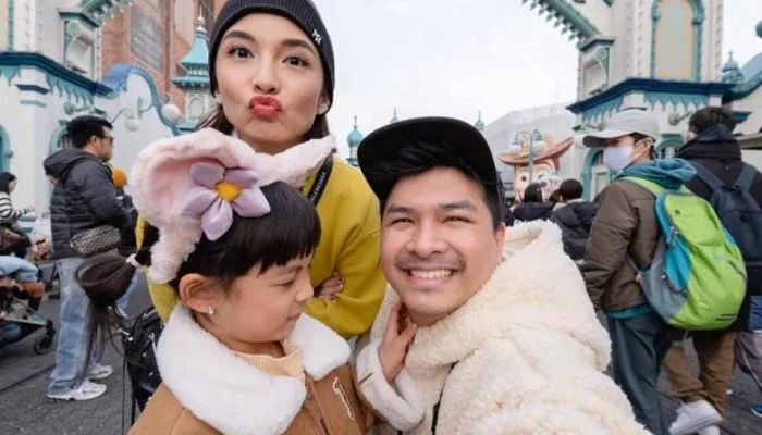 Toy Story 5: Keluarga Chelsea Olivia dan Glenn Alinskie Cosplay Karakter Favorit