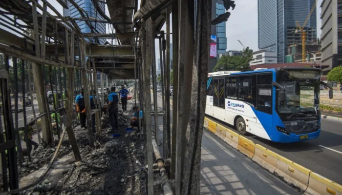 Transjakarta Beroperasi Normal Meski Halte Tebet Eco Park Rusak
