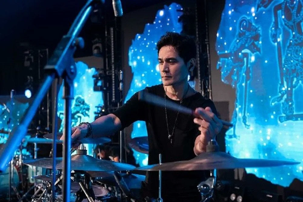 Tyo Nugros Dicekal, Konser Dewa 19 Batal: Kasus Piutang Negara yang Melibatkan Drummer Legendaris