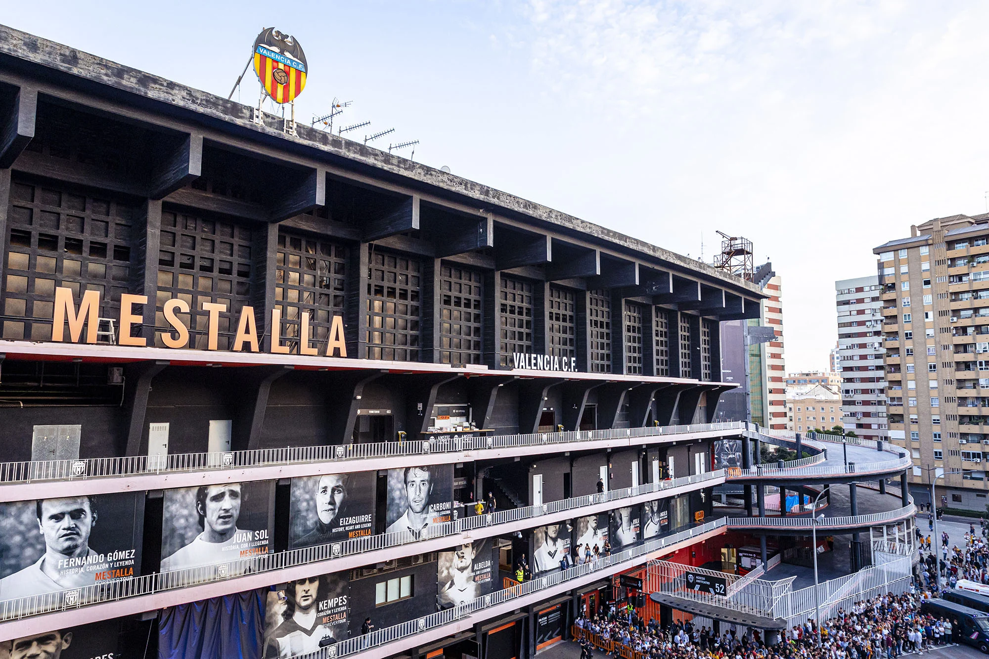 Valencia CF Menghadapi Tantangan Besar: Radikalisme dan Kekerasan di Mestalla
