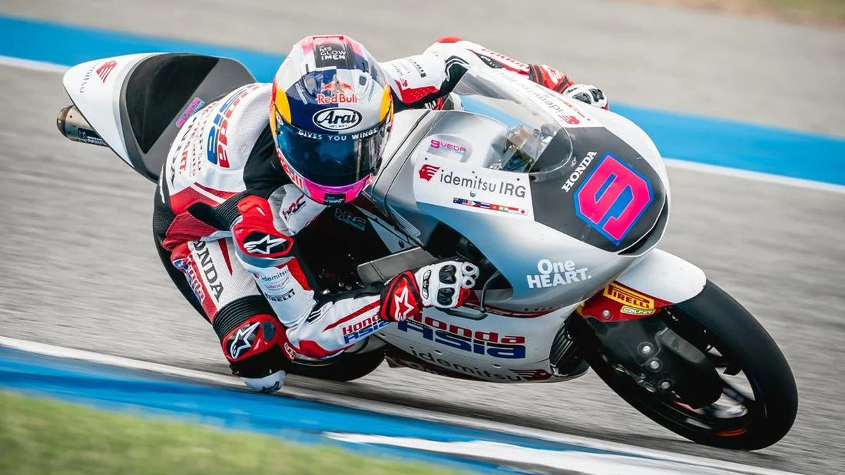 Veda Ega Pratama Membuat Kesan di Moto3 2026, Rivalnya Minta Maaf
