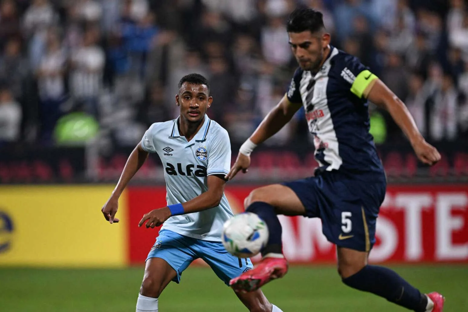 Alianza Lima vs Grêmio: Luis Castro Absen karena Masalah Kesehatan