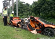 Andra ST Alami Kecelakaan Mengerikan dengan McLaren, Mobil Mewah Terbelah Dua