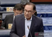 Anwar Ibrahim Menghadapi Tantangan Besar: Investasi, Royal Impasse, dan Masa Depan Malaysia