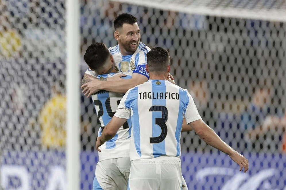 Argentina vs Swiss: Kontroversi Wasit dan Gol Julian Alvarez