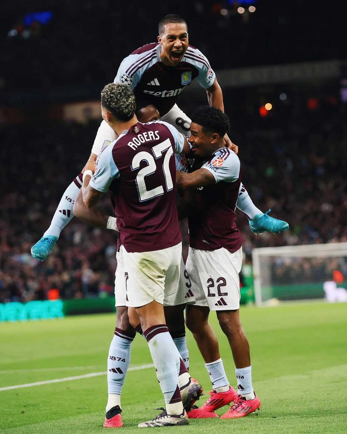 Aston Villa Incar Gelandang FC Bayern, Sementara La Liga Menghadirkan Kembali Hossam Aouar ke Eropa