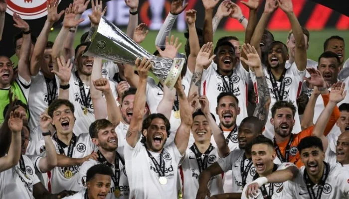 Eintracht Frankfurt Mengalami Perubahan Besar di Musim Ini