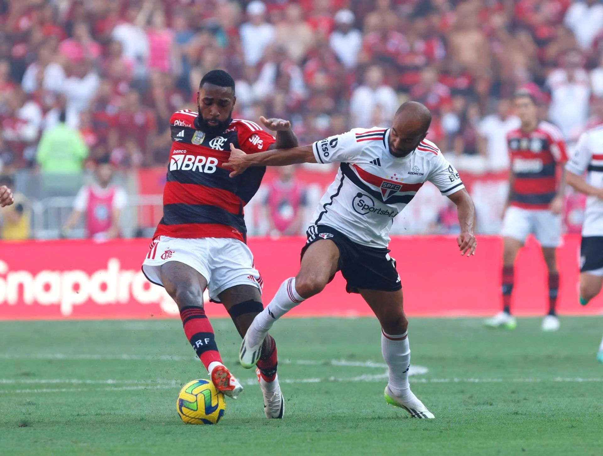 Flamengo vs Sao Paulo: Pertarungan Sengit di Liga Brasil