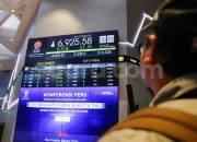 IHSG Melonjak, Saham DEWA dan TPIA Melesat