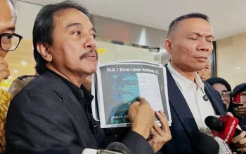 Joko Widodo Terlibat Kasus Ijazah Palsu: Roy Suryo dan Tifa 'Berjuang' di Persidangan