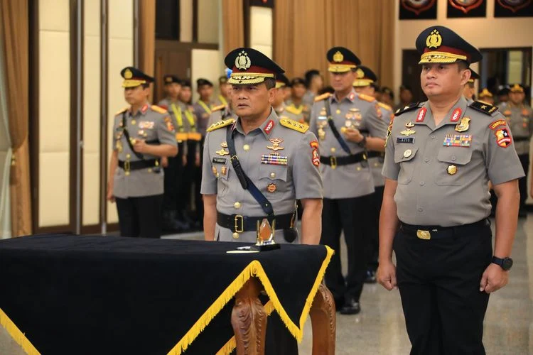 Kapolri Naikkan Pangkat 41.578 Personel Polri, Empat Jenderal Jadi Komjen