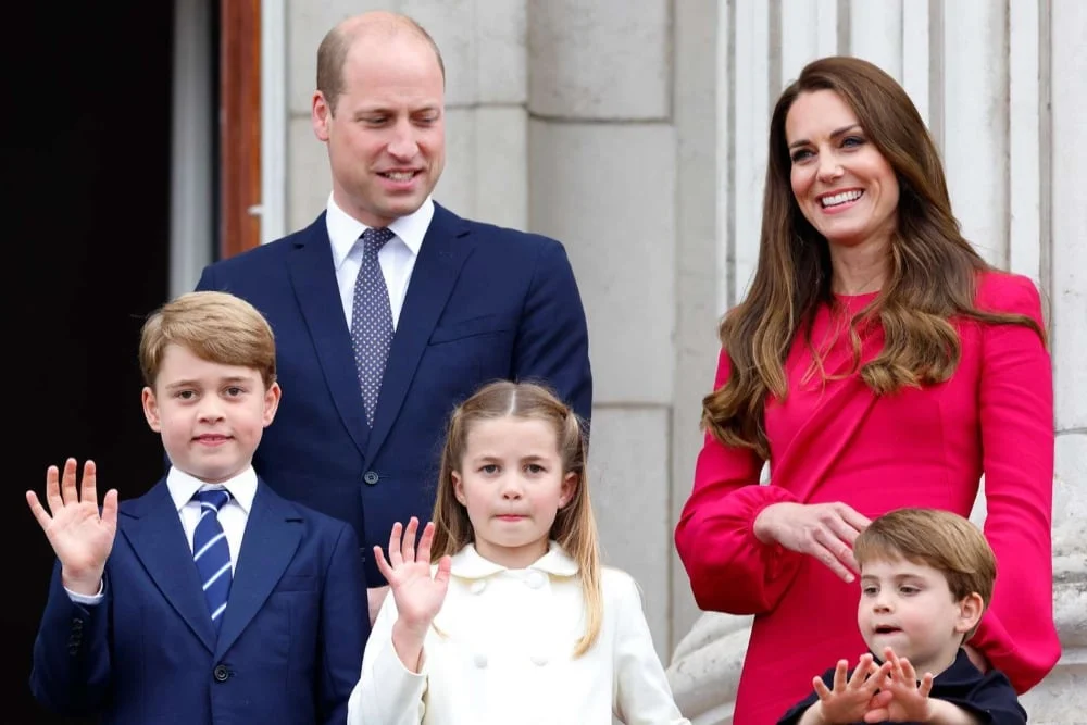 Kebakaran Hebat di Bangkok, Setidaknya 27 Orang Tewas dan Kemesraan Pangeran William dengan Jannik Sinner di Wimbledon