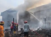 Kebakaran Hebat Melanda Kampung Adat Kasepuhan Ciptamulya Sukabumi, 70 Rumah Hangus