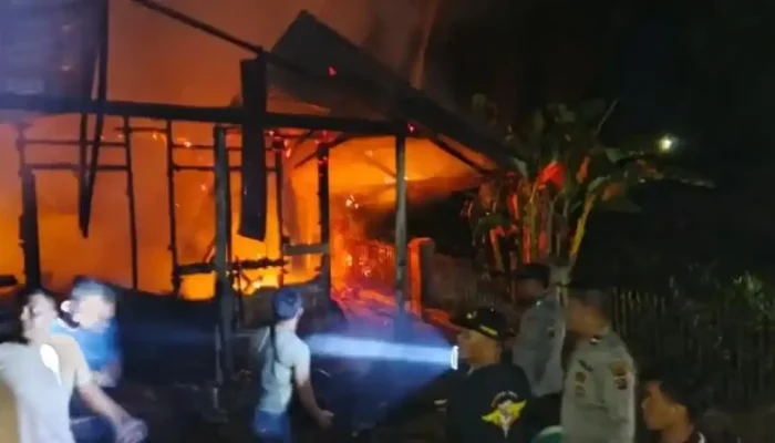 Kebakaran Maut di Pulomas, Dua Remaja Tewas Terjebak