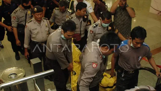 Kecelakaan Maut dan Kebakaran di Surabaya, Mahasiswa Tewas dan Kerugian Miliaran