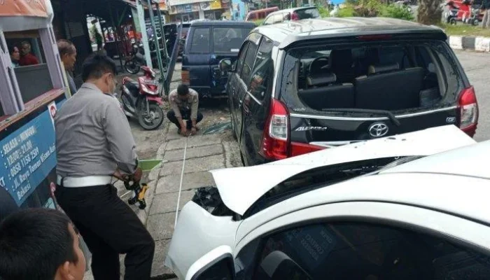 Kecelakaan Maut KA Gajayana: Mobil Tertabrak dan Pengemudi Tewas Terjepit di Bekasi