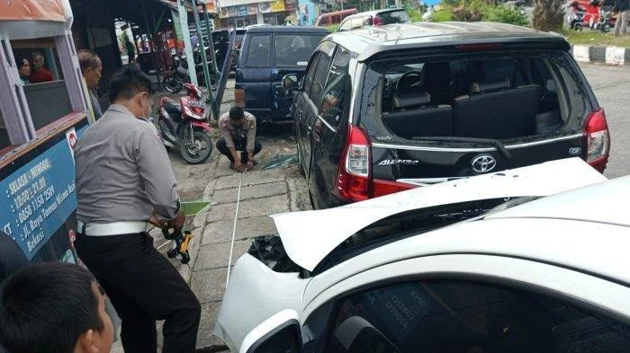 Kecelakaan Maut KA Gajayana: Mobil Tertabrak dan Pengemudi Tewas Terjepit di Bekasi