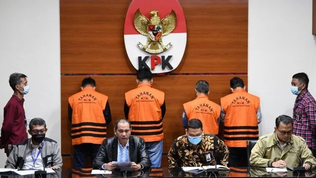 KPK Ungkap Kasus Korupsi Bupati Sukoharjo Etik Suryani, Ditemukan Uang dan Emas Senilai Milyaran