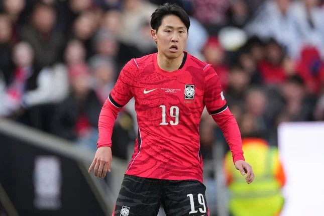 Lee Kang-in: Bintang Muda yang Mengorbit Dunia Sepak Bola dan Drama Korea
